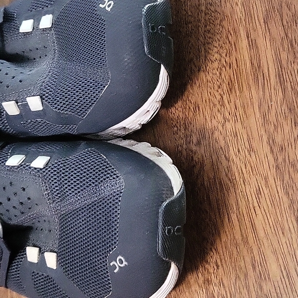 On Cloud sneakers - Picture 6 of 8